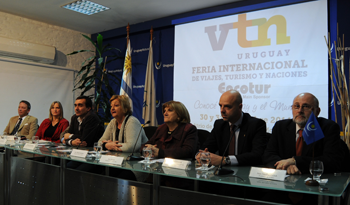 Autoridades en lanzamiento de Feria de Turismo de Uruguay