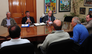 Canciller Rodolfo Nin Novoa con organizaciones sociales de Melo