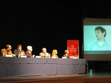 Autoridades en acto de cierre de la primera edición del programa "Yo estudio y trabajo"