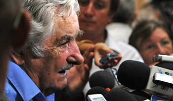 Presidente Mujica habla con la prensa luego de la asunción del nuevo ministro de Economía y Finanzas