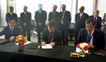 Representante de Uruguay XXI, Álvaro Brunini, firma convenio con Consejo Chino para la Promoción del Comercio Internacional