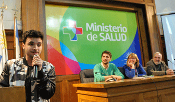Líder del grupo musical Márama, Agustín Casanova, en presentación de la aplicación