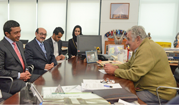 Presidente Mujica con el ministro de Relaciones Exteriores de los Emiratos Árabes Unidos, Sheikh Abdullah Bin Zaye Presidente Mujica con el ministro de Relaciones Exteriores de los Emiratos Árabes Unidos, Sheikh Abdullah Bin Zaye