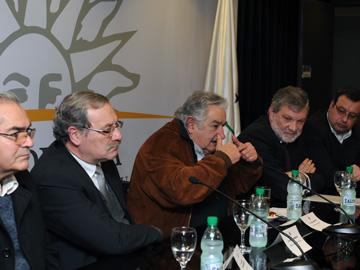 Presidente Mujica y autoridades nacionales en asunción del nuevo directorio de la ANII