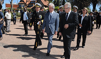 Presidente Tabaré Vázquez y ministro Jorge Menéndez en aniversario de la Armada