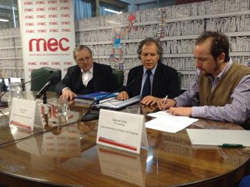 Autoridades firman convenio de cooperación entre la Biblioteca Nacional y la Unión Nacional de Ciegos del Uruguay