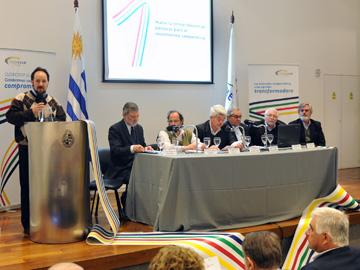 Autoridades en primera instancia del ciclo de mesas redondas “La elección cooperativa, una opción transformadora”