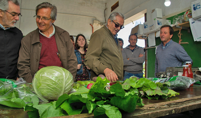 Enzo Benech en granja ubicada en Canelones