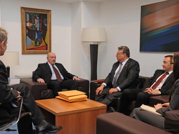 Encuentro en la Torre Ejecutiva entre autoridades uruguayas y suizas