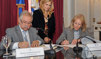 Jorge Menéndez y Carolina Cosse
