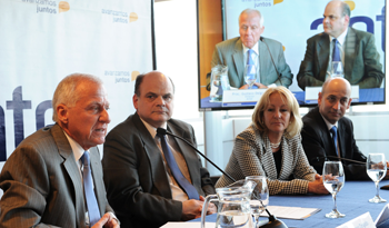 Director de ANTEL, Gustavo Delgado, con ministra Cosse y autoridades de la empresa