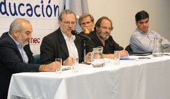 Autoridades nacionales en actividad del programa Compromiso Educativo