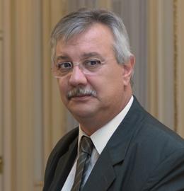 Ministro de Transporte Enrique Pintado