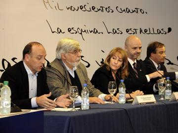 Autoridades en nueva edición de Pelota al Medio a la Esperanza en Torre de las Comunicaciones
