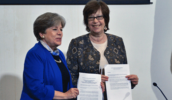 Alicia Bárcena y Marina Arismendi