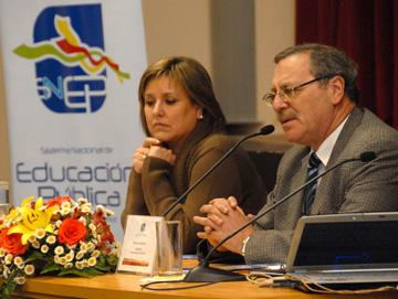 Ministro Ricardo Ehrlich hablando en el encuentro