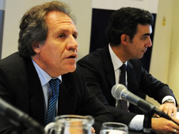 Ministro Almagro en conferencia