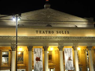 Fachada del Teatro Solís