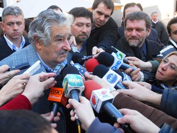 Presidente Mujica brinda declaraciones a los medios de comunicación