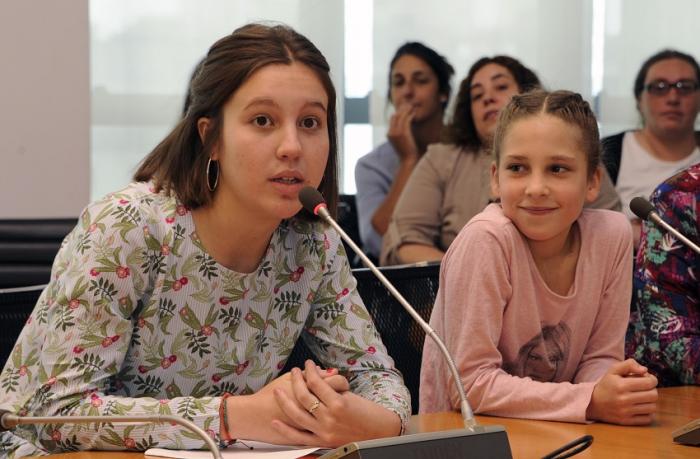 Niños y jóvenes participaron en el Consejo de Ministros