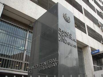 Fachada del BCU