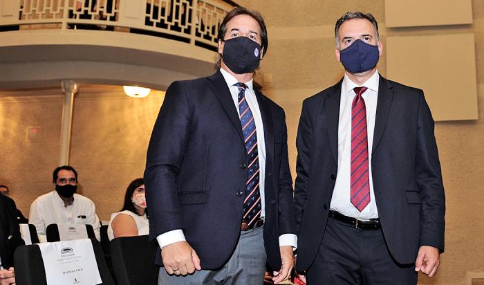 Presidente Lacalle Pou con el intendente de Canelones, Yamandú Orsi