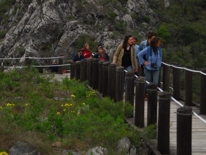 Turistas en Quebrada de los Cuervos, Treinta y Tres