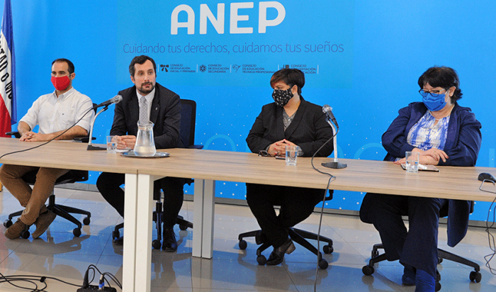 Autoridades en la presentación de la campaña “Viviendo mis derechos”