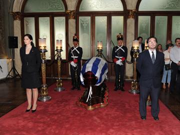 Honores fúnebres al embajador Pedro Vaz