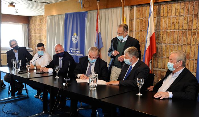Autoridades del MTOP e Intendencia de Colonia firman acuerdo