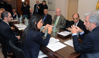 Presidente Vázquez encabeza reunión multisectorial sobre regulación del alcohol