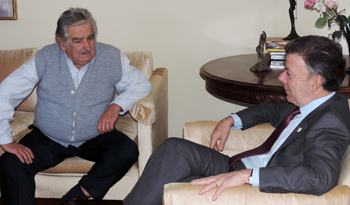 Los presidentes José Mujica y Juan Manuel Santos hablaron de la paz en Colombia