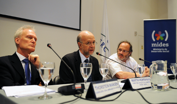 Autoridades en apertura del seminario internacional “Políticas públicas para la igualdad: Hacia sistemas de protección social universal”