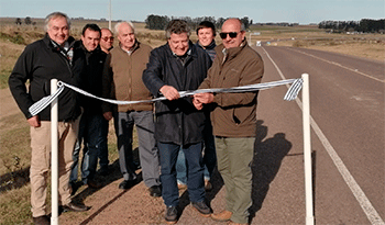 Autoridades en inauguración de obras en ruta 26