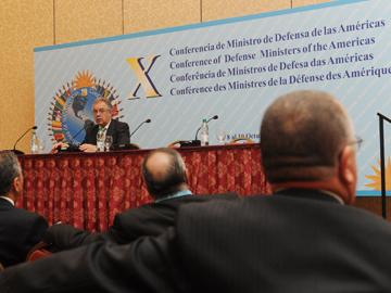 Subsecretario de Defensa, Jorge Menéndez