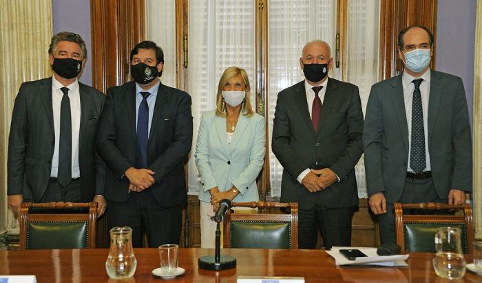 Gerardo Amarilla, Adrián Peña, Beatriz Argimón, Walter Verri y Alberto Majó