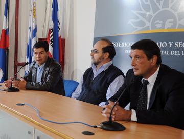 Autoridades en conferencia