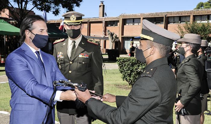 Presidente Lacalle Pou en graduación de 75 alféreces del Ejército