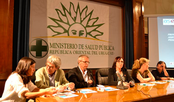 Autoridades en acto con motivo de la prevención del VIH/SIDA