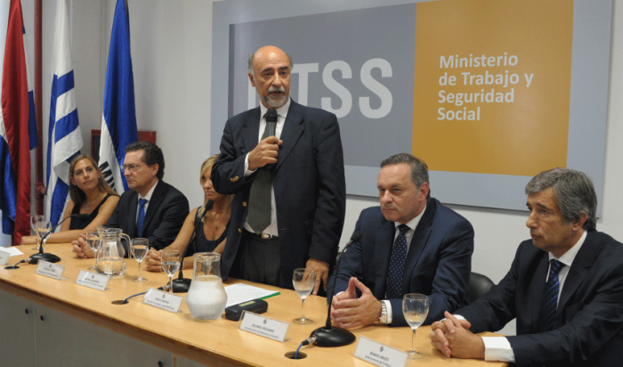 Pablo Mieres, Álvaro Delgado y autoridades del Ministerio de Trabajo y Seguridad Social