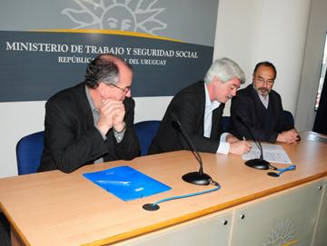 Autoridades firman convenio