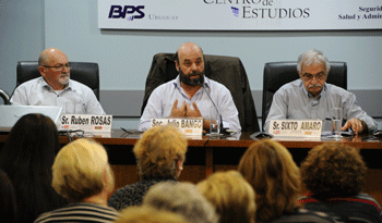 Julio Bango en evento organizado por Onajpu y representación social de pasivos en el BPS