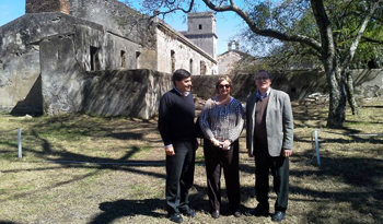Autoridades de Gobierno en capilla de Narbona