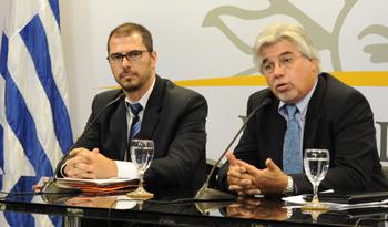 Prosecretario de Presidencia, Juan Andrés Roballo, y ministro de Ganadería, Tabaré Aguerre
