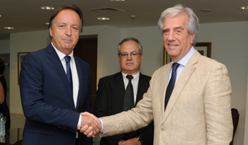 Representante del Gobierno de Francia, Jean Pierre Bel, recibido por el Presidente Tabaré Vázquez