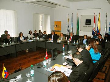 Autoridades y asistentes al encuentro
