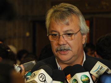 Ministro de Transporte y Obras Públicas Enrique Pintado