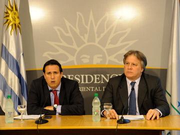 Prosecretario Diego Cánepa y ministro de Economía y Finanzas, Fernando Lorenzo