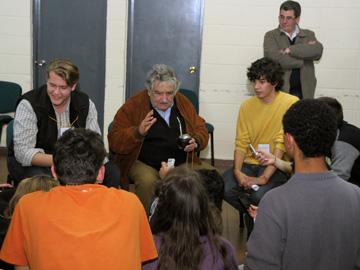 Presidente Mujica con estudiantes