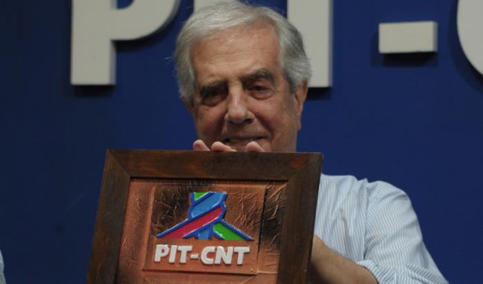 Presidente Tabaré Vázquez en sede central del PIT-CNT